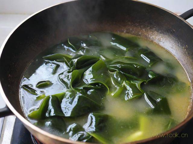 裙带菜黏糊糊的怎么吃,裙带菜黏糊糊的怎么吃最好