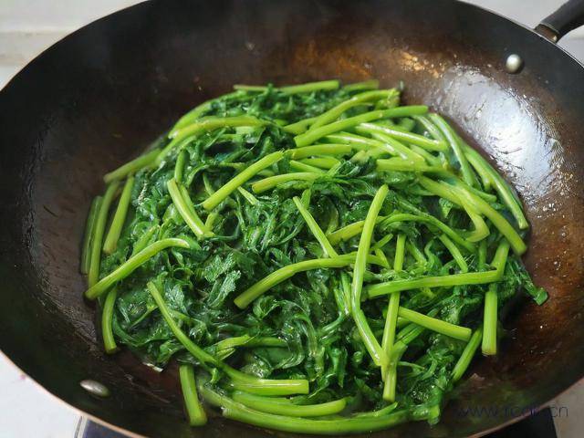 茼蒿菜怎么炒最好吃,茼蒿菜的炒法