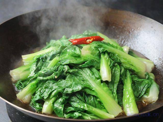 油麦菜怎么炒不会发黑,油麦菜怎么做不发黑